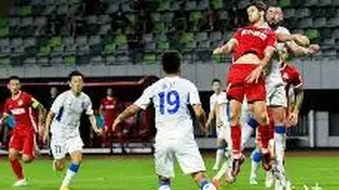 中国男篮15岁新星身高2米08轰下21分20板，双料数据闪耀奖牌争夺战