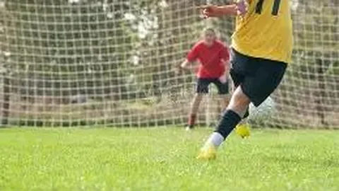 【程梓琪独家揭秘】2025138期双色球精准预测：专家杀码必看，03号码不容错过！